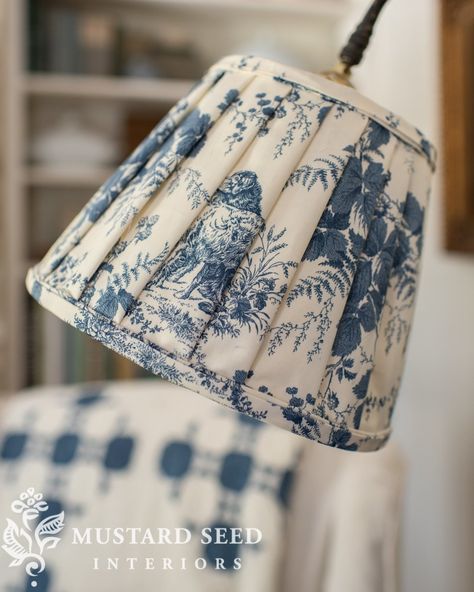 Diy Lampshade Makeover, Lampshade Redo, Diy Lamp Makeover, Pleated Lamp Shade, Pleated Lamp, William Morris Fabric, Pleated Lampshade, Pleated Lamp Shades, Cover Video