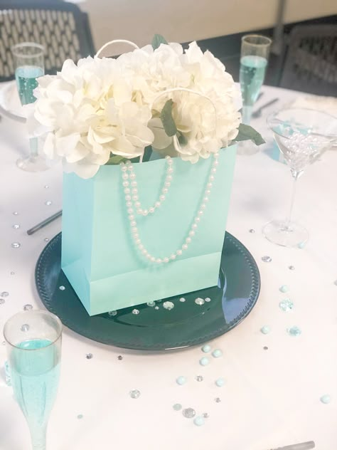 Tiffany And Co Wedding, Tiffany Blue Party Decorations, Tiffany And Co Party, Tiffany Theme Party, Breakfast At Tiffanys Party Ideas, Tiffany Themed Bridal Shower, Tiffany Blue Party, Tiffany Birthday Party, Tiffany Baby Showers