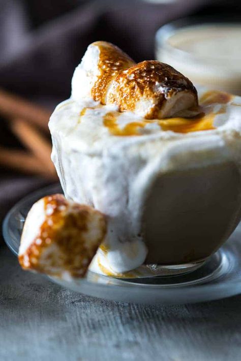 Harry Potter Party Food, Butterbeer Latte, Butterbeer Ice Cream, Homemade Butterbeer, Butterbeer Fudge, Hot Butterbeer, Coffee Toffee, January Recipes, Bomb Drinks