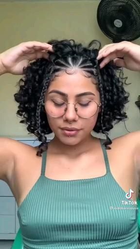 Short Medium Natural Hairstyles, Growing Out Short Curly Hair Styles, Hot Hairstyles For Curly Hair, Casual Style Outfits 2023, Rubberband Hairstyles Short Hair, Short Curl Hairstyles, Latina Braids Hairstyles Curly, Hairstyles For Short Curly Hair With Bangs, Curly Short Hairstyles Aesthetic