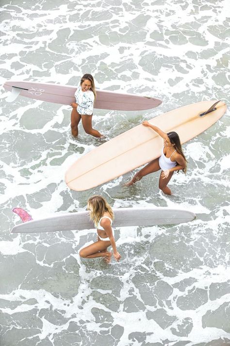 We take a look at travel friendly tips, from packing advice and airline policies, to how to get fit in preparation for surf holiday! Photo @roxyeurope Pastel Skies, Surfer Vibes, Pray For Surf, Cute Swimwear, Surf Aesthetic, Female Surfers, Friends Cute, Surf Vibes, Roxy Surf