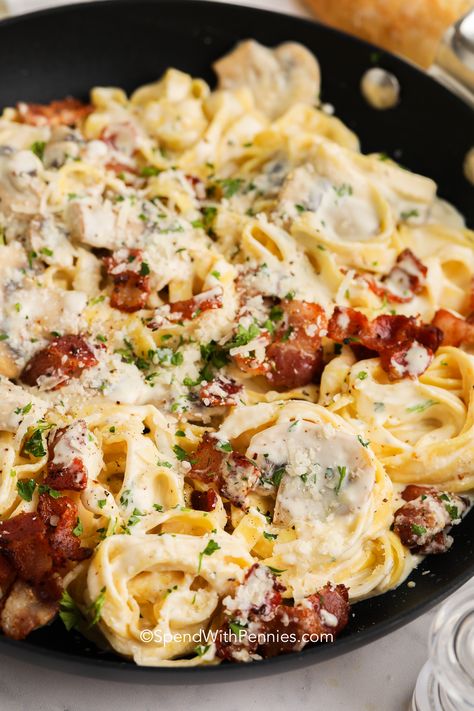 Creamy Mushroom Bacon Pasta, Bacon Mushroom Pasta Recipes, Mushroom Bacon Pasta, Ham And Mushroom Pasta, Bacon And Mushroom Pasta, Bacon Mushroom Pasta, Farfalle Recipes, Pasta With Bacon, Mushroom Bacon