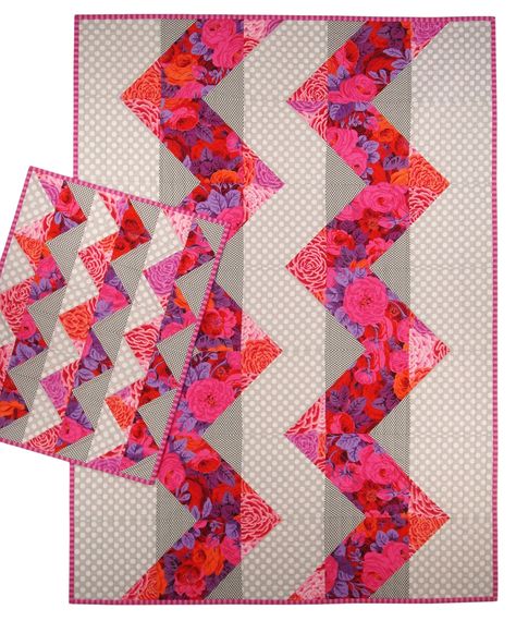 Kaffe Quilts, Sew Quilt, Kaffe Fassett Quilts, Kaffe Fassett Fabric, Quilt Modernen, Modern Quilting, Pdf Quilt Pattern, Modern Quilt Patterns, Chevron Quilt