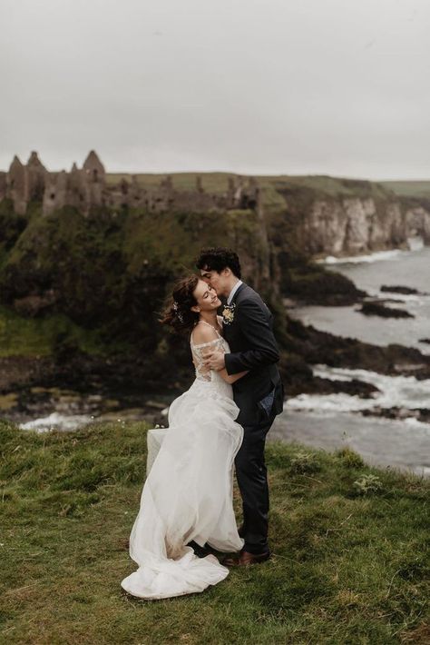 This micro wedding takes place in Ireland overlooking the Atlantic Ocean. Photo by Paula McManus Photography Castle Elopement, Ireland Castle, Dunluce Castle, Ireland Wedding, Small Intimate Wedding, Irish Wedding, Castle Wedding, Wedding Goals, Adventure Wedding