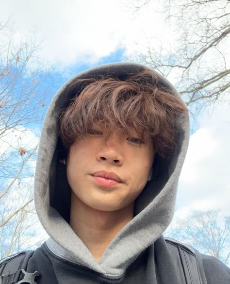 ig : j0shawawawa Brown Hair Asian Men, Asian Teenager Boy, Cute Asian Boy, Asian Brown Hair, Brown Hair Korean, Bf Ideas, Brown Hair Boy, Boys Highlights