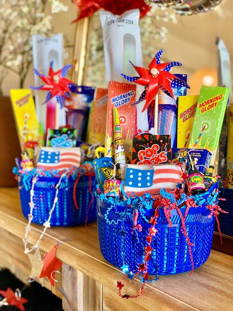 4th Of July Baskets For Kids, 4th Of July Gift Ideas, Fourth Of July Goodie Bags, 4th Of July Goodie Bag Ideas, 4th Of July Basket, 4th Of July Gift Basket Ideas, 4th Of July Gift Basket, Fourth Of July Basket, Summer Gift Baskets