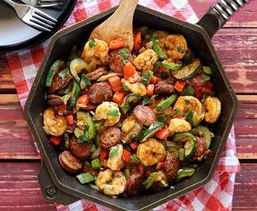 Quick Paleo Meals, Sausage Skillet, Shrimp And Sausage, Shrimp Sausage, Paleo Dishes, Diner Recept, Low Carb Diets, Recipe 30, Low Carb Dinner Recipes