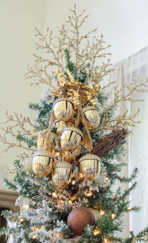 How to decorate a flocked Christmas tree with gold decorations, metallic ornaments, white fur owls and grapevine twig garland Flocked Picks In Tree, Flocked Tree With Vintage Ornaments, Flock Tree Ornaments, Flocked Tree Gold Ornaments, White Flocked Christmas Tree, Elegant Flocked Gold And Silver Wreath, Christmas Fireplace Mantels, Gold Christmas Tree Decorations, Flocked Trees