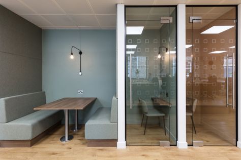 Central Working Victoria Coworking Offices – London - 8 Office Booth, Coworking Space Design, Office Design Inspiration, Cool Office Space, Design Games, Coworking Office, Booth Seating, 카페 인테리어 디자인, Glass Walls