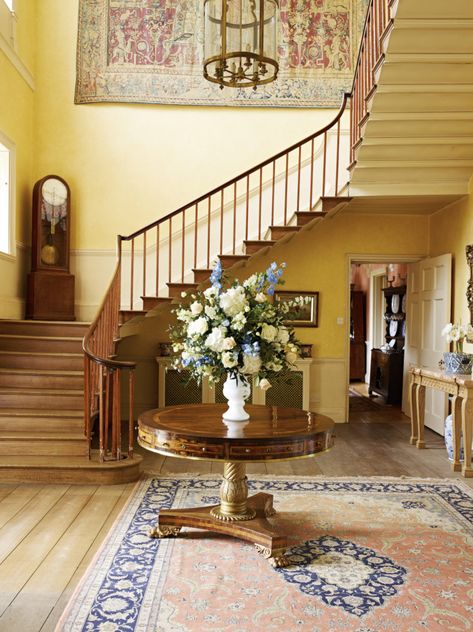 Hallway / Oxford House, Oxfordshire, Ox10 / Shootfactory Location Grand Hallway, Manor House Interior, Grand Interior, Oxford House, Beautiful Mansions, Uk Houses, Country Manor House, British Decor, Victorian Hallway