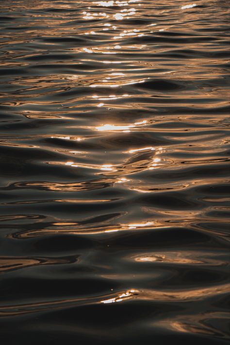 Gold Waves Aesthetic, Sun On Water, Sparkly Water, Shimmering Water, Ocean Texture, Water Sunset, Water Images, Water Background, Gold Water