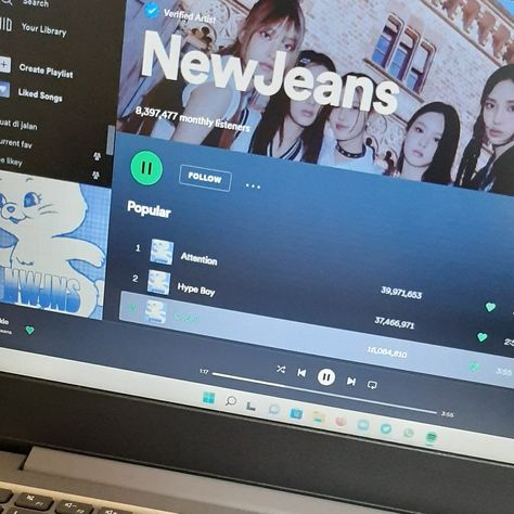 Newjeans cookie spotify Omg Newjeans Spotify, Newjeans Playlist, Party Aesthetic, Spotify Playlist, My Vibe, Random Things, Songs, Music, Quick Saves