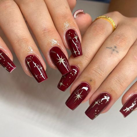 Becca McCall🖤 (@bmccallnailz) • Instagram photos and videos Red And Silver Almond Nails, Auburn Nails Designs, Nail Design With Blue, Pink And Red Nail Designs, Fall Pink Nails, Pink Nails Trendy, Red Wedding Nails, Red Ombre Nails, Fall Pink