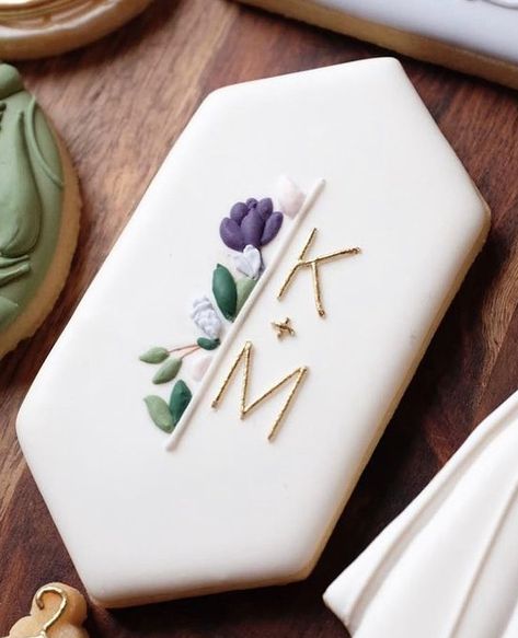 Wedding Cookie Ideas Royal Icing, Wedding Shower Sugar Cookies Decorated, White On White Wedding Cookies, Wedding Decorative Cookies, We Do Cookies Decorated, Floral Wedding Shower Cookies, Fancy Wedding Cookies, Wedding Cookies With Initials, Wedding Decorated Cookies Royal Icing