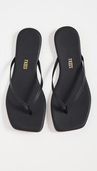 My Whole Life Changed When I Discovered These Anti-Trend Outfits Tkees Flip Flops, Stylish Flip Flops, Dr Shoes, Black Flip Flops, Leather Thong Sandals, Leather Flip Flops, Leather Cushion, Thong Sandals, Natural Leather