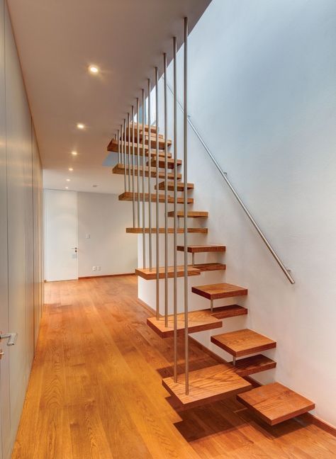 Odd looking stairs at Valna House by JSa Architecture. Location: Santa Fé, México City, México. Small Staircase, Houses In Mexico, Escalier Design, Stairs Design Modern, Floating Stairs, Floating Staircase, Attic Renovation, Modern Stairs, Wooden Staircases