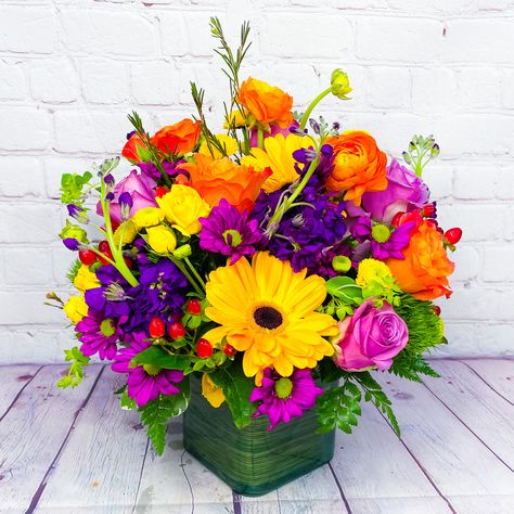 Wait….is it spring yet? Flower Arrangement Ideas Creative, Spring Flower Arrangements Centerpieces Bright Colors, Colorful Flowers Arrangements, Floristry Design, Get Well Flowers, Flower Arrangement Designs, Flower Vase Arrangements, Cemetery Flowers, Creative Flower Arrangements