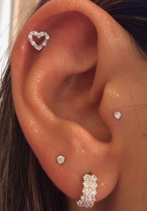 Birthday Wishlist Ideas, Piercings Ear, Piercings Ideas, Cute Nose Piercings, Wishlist Ideas, Helix Piercing Jewelry, Cool Ear Piercings, Pretty Ear Piercings, Dangle Hoop Earrings