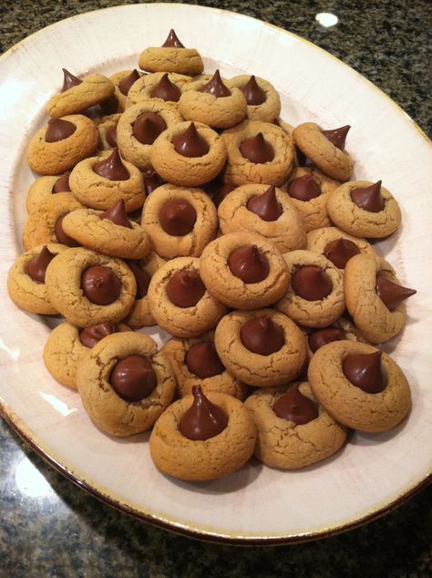 Hersheys Kiss Cookies Recipe, Hersheys Kiss Cookies, Hershey Kiss Cookie, Thumbprint Cookies Hershey Kiss, Kiss Cookie, Kiss Cookie Recipe, Hershey Kiss Cookies, Homemade Recipe Books, Kiss Cookies