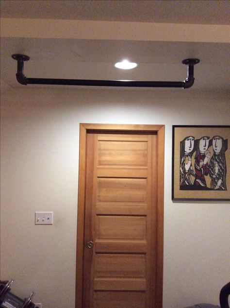 Pull Up Bar In Room, Pull Up Bar In Bedroom, Home Pull Up Bar Ideas, Homemade Pull Up Bar, Diy Pull Up Bar, Home Gym On A Budget, Doorway Pull Up Bar, Bar For Home, Ideal Bedroom