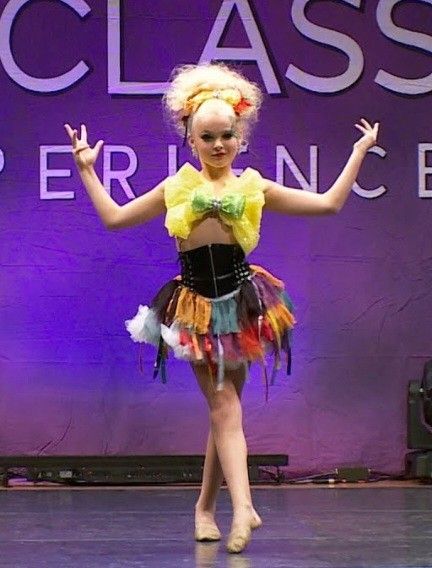 Jojo Dance Moms, Jojo Siwa Dance Moms, Dance Moms Jojo, Dance Instructor, Kids Choice Award, Jojo Siwa, Fashion Victim, Dance Moms, Reality Show