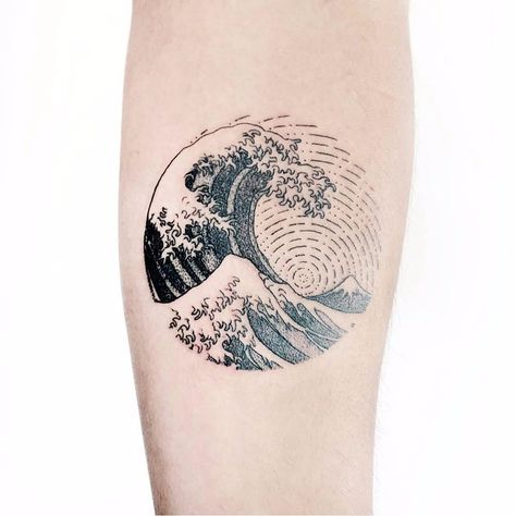 Great Wave Tattoo, Japanese Wave Tattoos, Wellen Tattoo, Tattoo Bunt, Mother Nature Tattoos, Wave Tattoo, Ocean Tattoos, The Great Wave, Japan Tattoo