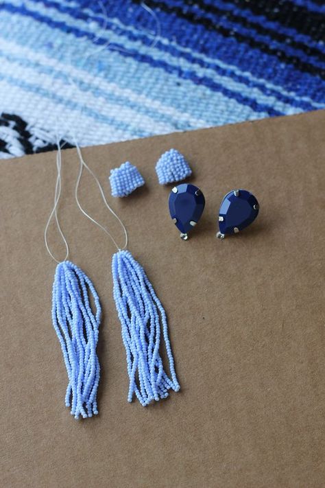 Diy Tassel Earrings, Tassel Earing, Beaded Beads, Diy Jewelry Inspiration, Diy Tassel, Beaded Tassel Earrings, Tassel Jewelry, Earring Tutorial, Beading Projects