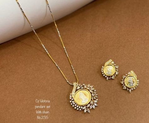 Ginni Pendant Design, Ginni Pendant Design Diamond, Gold Coin Jewelry, Pendent Set, Gold Jewelry Outfits, Pendant Sets, Coin Design, Diamond Jewelry Necklace, Gold Ring Designs