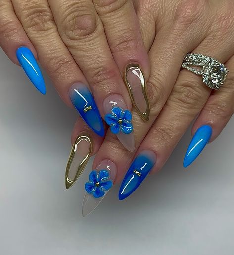 Blue Hues 💙🩵 All hand painted using @apresnailofficial @madam_glam @daily_charme . . . #nails #nailart #nailstagram #nailsofinstagram #nailsart #nailsoftheday #nails2inspire #nailsalon #nailsonfleek #nailsdid #NailStyle #nailsdesign #nailsdone #nailsofig #nailsmagazine #nailpromagazine #nailspolish #colorfulnails #3dnails #auranails #bluenailinspo #3dflowernails #airbrushnails #nailswatch #nailslove #nailpro #bluenails #bluenails💙 #summernails Inspo @miaminailstudio Blue 3d Nails, Neutral Nails Acrylic, Girls Nail Designs, 3d Nail Designs, Nail Board, Madam Glam, Airbrush Nails, Basic Nails, Pretty Gel Nails