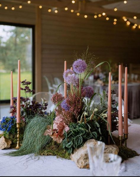 Allium Wedding, Flower Decorations Wedding, Lady Pants, Moody Forest, Sustainable Flowers, Wedding Decor Ideas, Flower Installation, Decorations Wedding, Wedding Mood Board