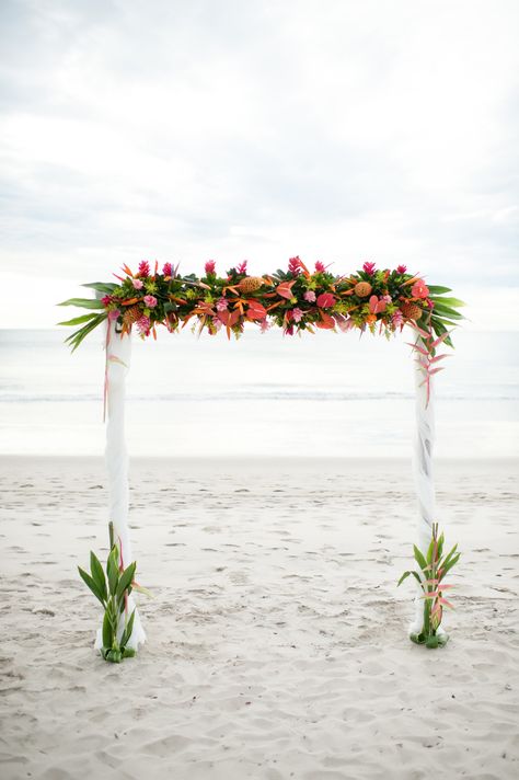 Tropical Inspiration, Mexico Beach Weddings, Intimate Beach Wedding, Tropical Wedding Theme, Hawaii Beach Wedding, Tropical Flower Arrangements, Destination Wedding Ideas, Beachy Wedding, Kona Hawaii