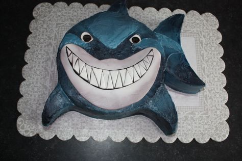 Easy Shark Cake | That Makes the Cake Shark Themed Cakes, Shark Week Party, Shark Birthday Cakes, Shark Themed Birthday Party, Shark Cake, Cake Templates, Ocean Birthday, Shark Birthday Party, Shark Party