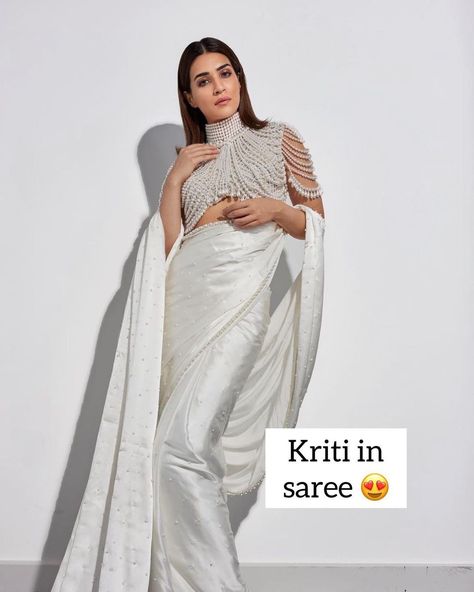 Kriti Sanon Saree, Editing Pics, White Saree, Kriti Sanon, Party Wear Indian Dresses, Celebrity Beauty, Indian Wedding Outfits, Wedding Outfits, Indian Designer