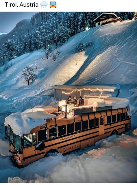 Rooftop Camping, School Bus Home, Skoolie Life, Bus Home, Old School Bus, Bus Ideas, Bus House, Camping Style, Bus Life