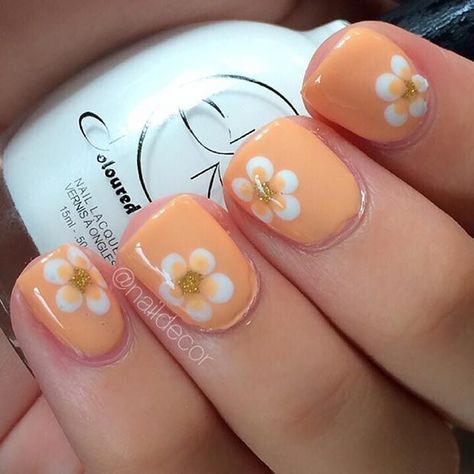 Orange Flower Nail Design for Short Nails Classy Nail Art, Cute Nail Art Designs, Flower Nail Designs, Short Nails Art, Her Nails, Latest Nail Art, Great Nails, Short Nail Designs, Cute Nail Art