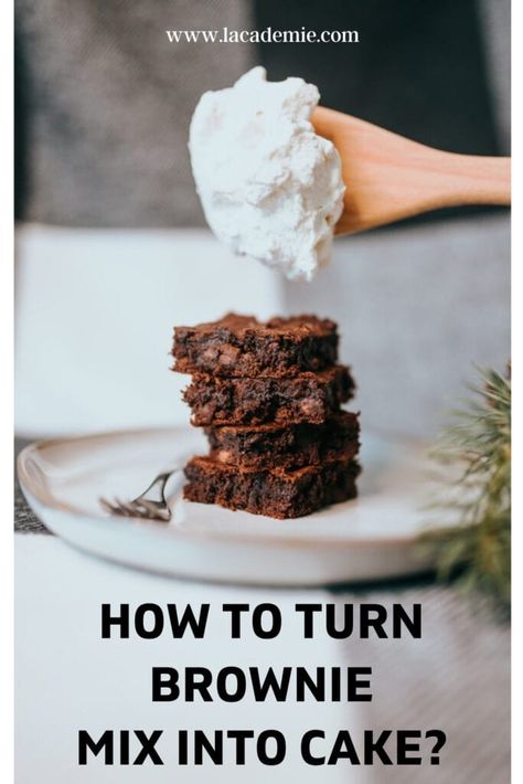 Turn Brownie Mix Into Cake Brownie Mix Into Cake, Brownie Torte, Vegetarian Brownies, Clean Eating Desserts, Blondie Brownies, Gluten Free Brownies, Brownie Mix, Fudgy Brownies, Piece Of Cakes