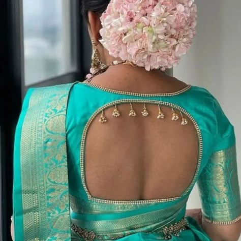 Back Design For Boat Neck Blouse, Blouse Back Neck Designs Traditional Silk Saree, Blouse Back Neck Designs Bridal, Blue Blouse Designs Latest, Silk Saree Blouse Back Designs Latest, Saree Neck Design, Simple Back Designs For Blouse Saree, Blouse Design With Lace Work, Boat Neck Back Design Blouses