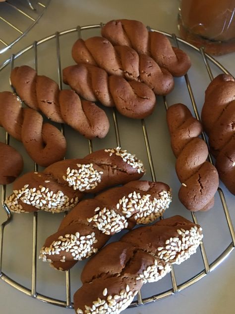 Greek Grape Molasses Cookies (Moustokouloura) - Viva Your Personal Chef Moustokouloura Recipe, Grape Molasses Recipes, Greek Deserts, Italian Biscotti Recipe, Cookies 2023, Greek Recipes Dessert, Molasses Recipes, Greek Cookies, Garden Fruit