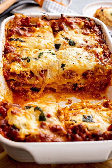 Easy Homemade Lasagna Recipe - Top Recipes Black Lasagna Recipe, Boursin Cheese Lasagna, Single Serve Lasagna, Lasange Recipe Homemade Lasagna, Lazania Recipe, Bake Ham, Homemade Lasagna Recipe, Easy Homemade Lasagna, Boursin Recipes