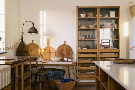 The Mezzanine Kitchen | deVOL Kitchens Mezzanine Kitchen, Classic English Kitchen, Серая Кухня, Oak Cupboard, Devol Kitchens, Refectory Table, Shaker Furniture, Freestanding Kitchen, English Furniture