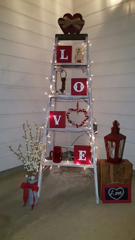 Ladder decorated for Valentine's Day Valentine Ladder Decor, Valentine Chandelier Decor, Valentines House Decor Living Room, Valentines House Decor, Valentines Display, Valentine's Day Decorations, Diy Valentine's Day Decorations, Diy Valentines Decorations, Hari Valentine