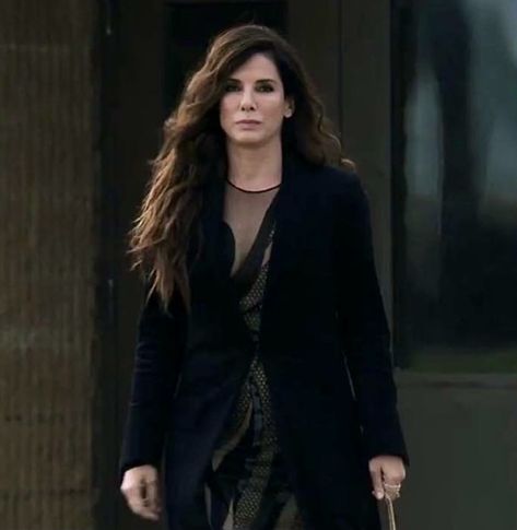 Ocean 8 Movie, Debbie Ocean, Sandra Bullock Style, Ocean's Eight, Oceans Eight, Middle Aged Actresses, Oceans 8, Ocean Fashion, The Holy Trinity