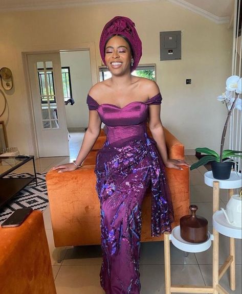 One Shoulder Nigerian Lace Dress, Asoebi Lace Styles With Drapes, Onion Purple Lace Asoebi Styles, Purple Nigerian Dress, Purple Lace Asoebi Styles, Purple Wedding Guest Outfit, Asoebi 2023, Purple Dinner Dress, Purple Asoebi