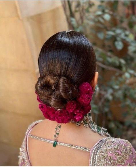 20 Unique Bridal Bun Hairstyles You Need to Try In 2024-2025 - Pyaari Weddings Spanish Hair, Indian Bun Hairstyles, Brides Made, Intricate Braids, Wedding Bun, Flower Bun, Saree Hairstyles, Hairstyles Design, Wedding Bun Hairstyles