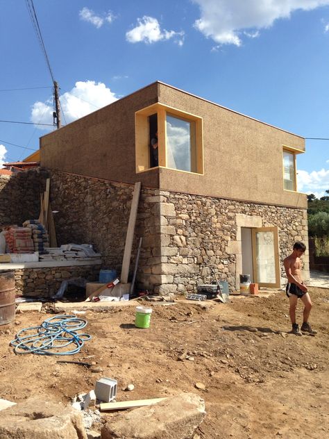 Cob House Interior, Cork House, Cordwood Homes, Houses By The Beach, Rammed Earth Homes, Renovation Architecture, House Design Trends, Mud House, Natural Homes