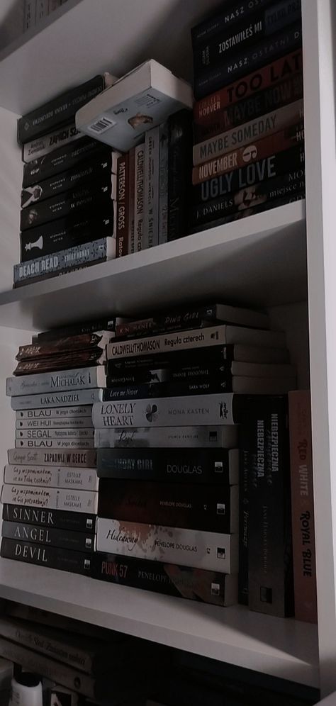 Books aesthetic book love read Vision Board Ideas Books, Pictures Of Books Aesthetic, Book Aesthetic Photos, Book Aesthic, Book Vibes Aesthetic, Aesthetic Book Photos, Book Worm Aesthetic, Sam Core, Book Lover Aesthetic