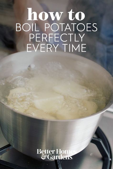 Stove Top Potatoes, How To Boil Potatoes, Potatoes On The Stove, Boiling Potatoes, Cooking Mashed Potatoes, Cooking Potatoes, Boil Potatoes, Perfect Mashed Potatoes, Basic Cooking