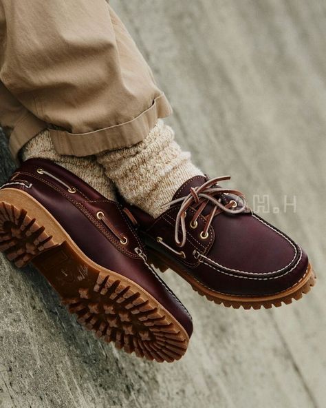 Barbour People, Mens Smart Casual Shoes, Preppy Boots, Timberland Boat Shoes, Nb Shoes, Gents Shoes, Gentleman Shoes, Moccasins Mens, Best Shoes For Men