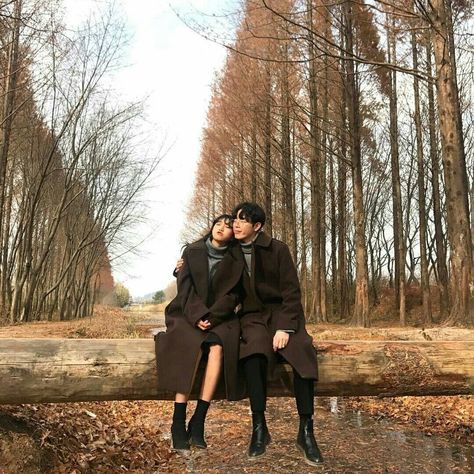 Kore Ulzzang, Girl Couple, Couples Vibe, Ulzzang Couple, Korean Couple, Matching Couple Outfits, Couple Photoshoot, Couple Matching, Photo Couple