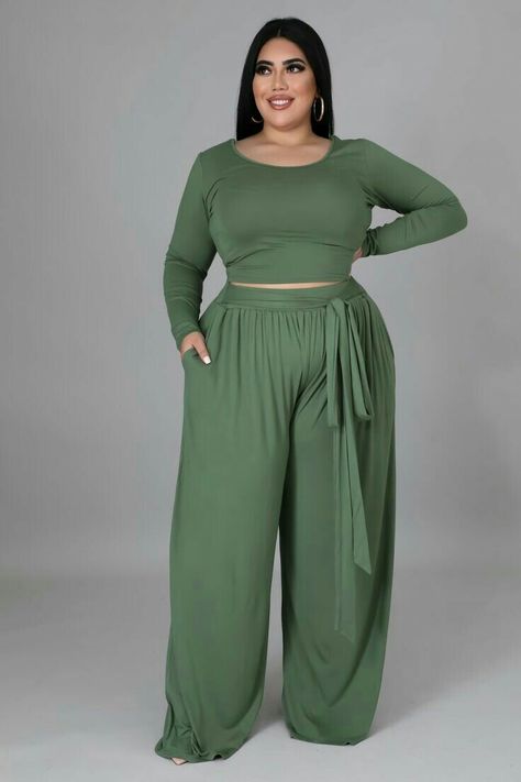 Gore Fashion, Lounge Wear Ideas, 2 Piece Pant Set, Plus Zise, Casual Work Wear, Curvy Women Outfits, Comfy Chic, Book Suggestions, Virtual Fashion